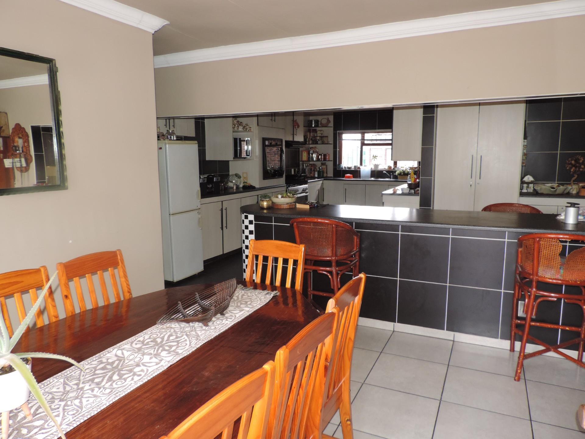 4 Bedroom Property for Sale in Parkersdorp Western Cape